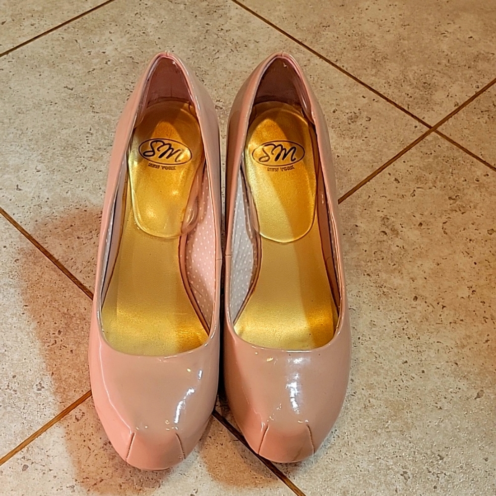 Cute nude heels